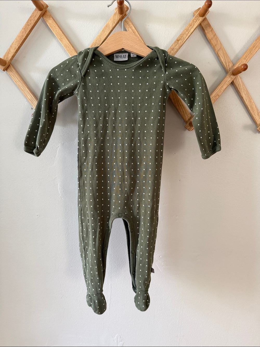 Wheat Baby Olive Green Footed Romper 6M Cotton Danish Sleeper allover star print